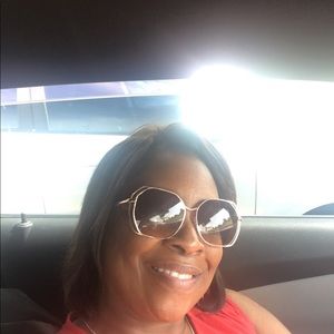 Meet your Posher, Veronica